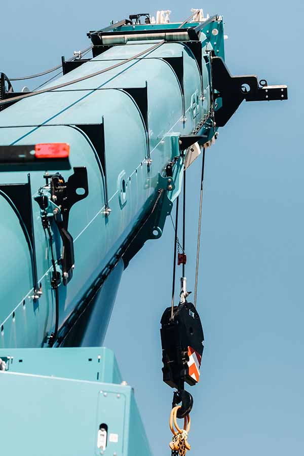 hydrostatic-crane-engine-the-control-system-of-the-2021-09-04-05-36-37-utc